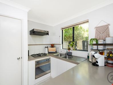 6/2 Bortolo Drive, Greenfields WA 6210