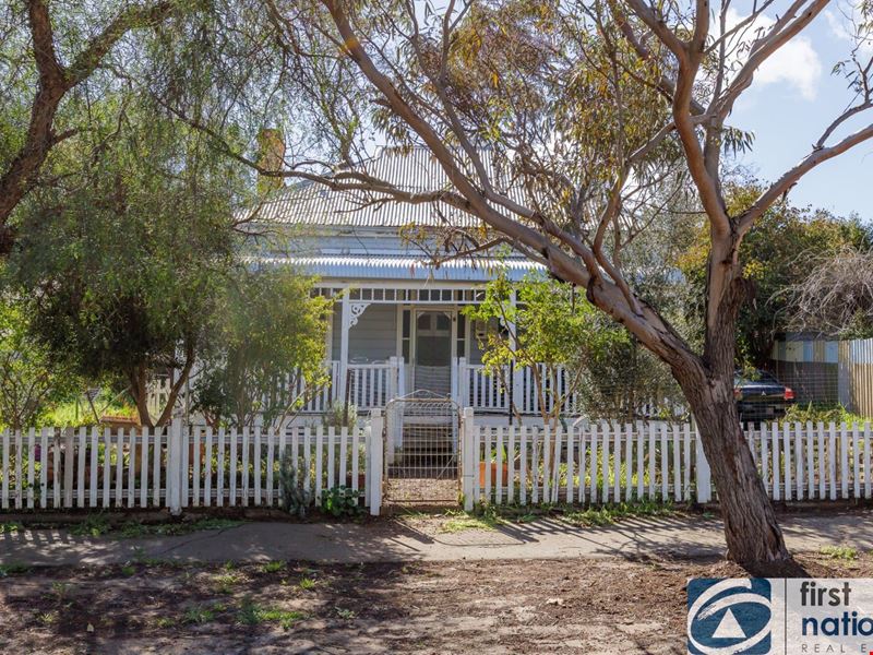77 Gairdner Street, Northam WA 6401