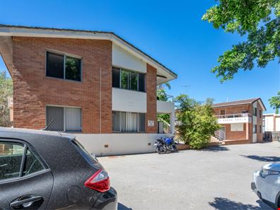 32 Cunningham Terrace, Daglish WA 6008