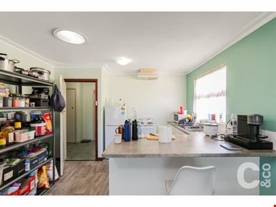 42B Littlemore Road, Orelia WA 6167