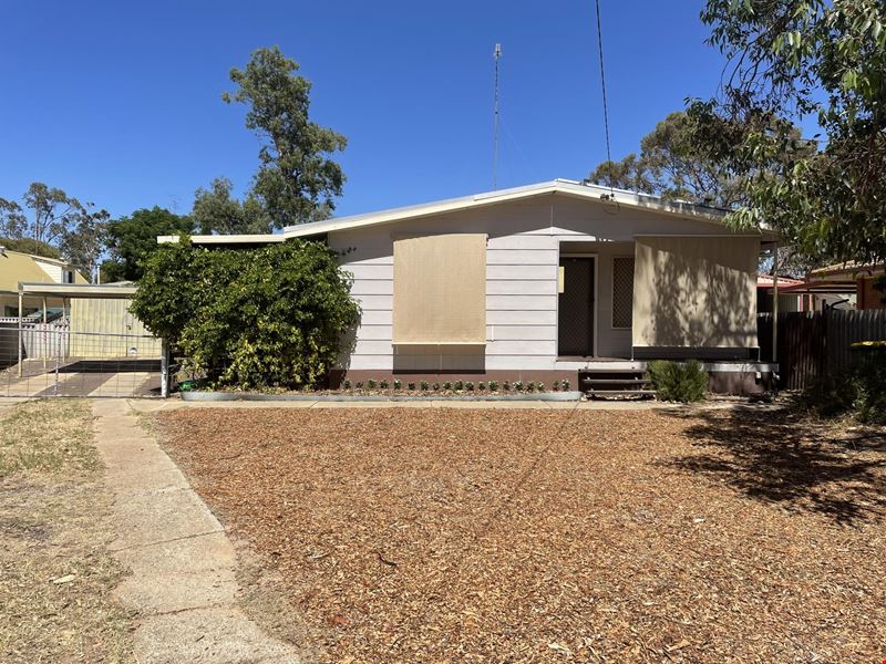 4 STANDEN PLACE, Moora WA 6510