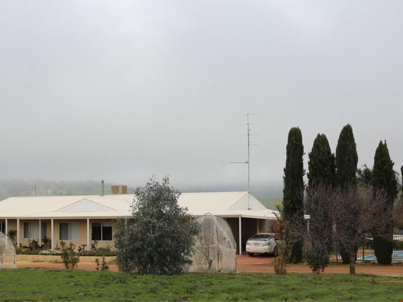 112 Oaklands Place, Dumbarton WA 6566