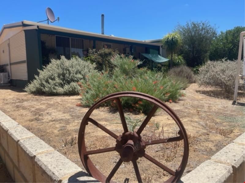 26 Down Street, Wandering