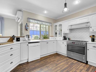 176 Caladenia Drive, Toodyay WA 6566