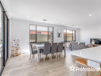 13 Hyfield Street, Haynes WA 6112