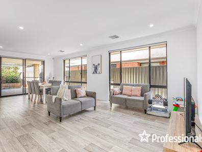 13 Hyfield Street, Haynes WA 6112