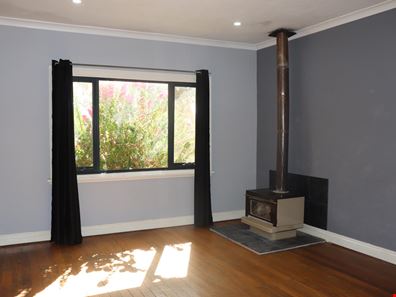 25 Mofflin Street, Calingiri WA 6569