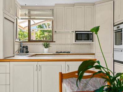 65 Dean Road, Bateman WA 6150