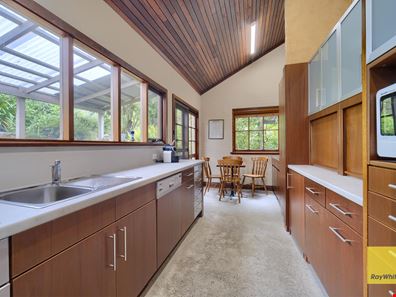 9 Thomas Street, Mount Clarence WA 6330