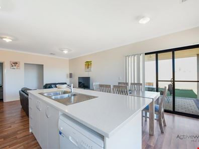 14 Rosapark Boulevard, Webberton WA 6530