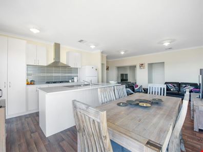 14 Rosapark Boulevard, Webberton WA 6530