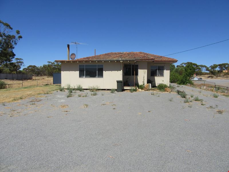 30 Railway Avenue, Carnamah WA 6517