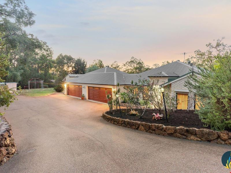 14 Dealbata Green, Roleystone WA 6111