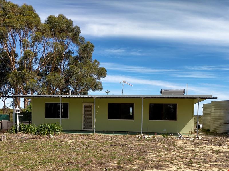 57 Smokebush   Place, Nilgen WA 6044