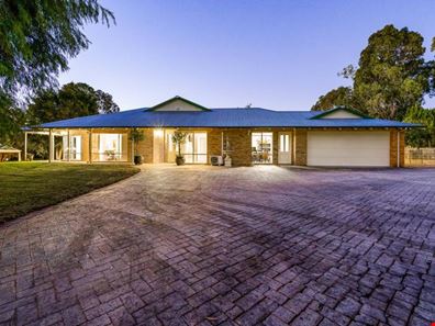 23 Lakelands Drive, Gnangara WA 6077