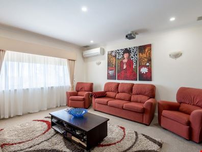 5 Higgins Place, Mount Nasura WA 6112