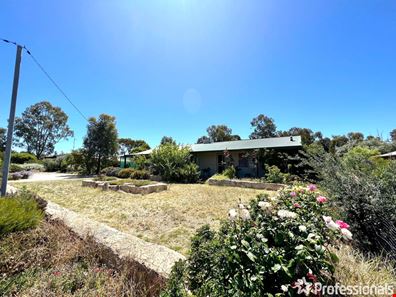 162 Vincent Street, Beverley WA 6304