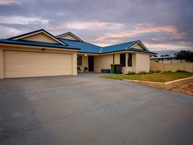 12 France  Street, Hopetoun WA 6348