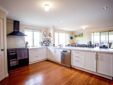12 France  Street, Hopetoun WA 6348