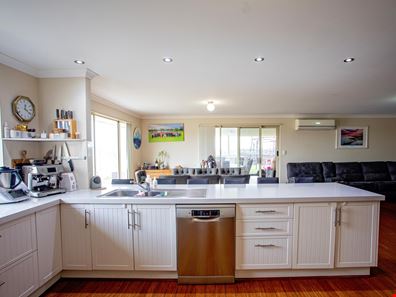 12 France  Street, Hopetoun WA 6348