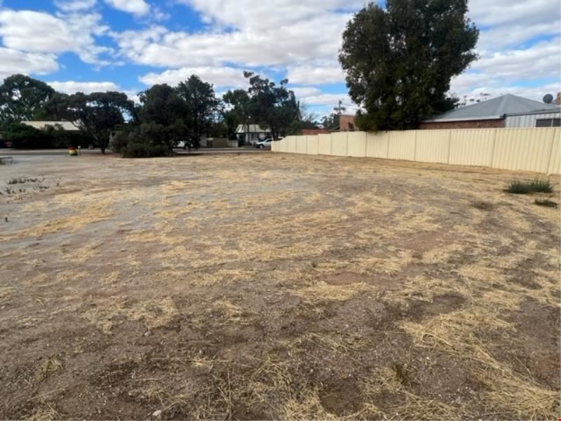 33 Growden Street, Merredin WA 6415
