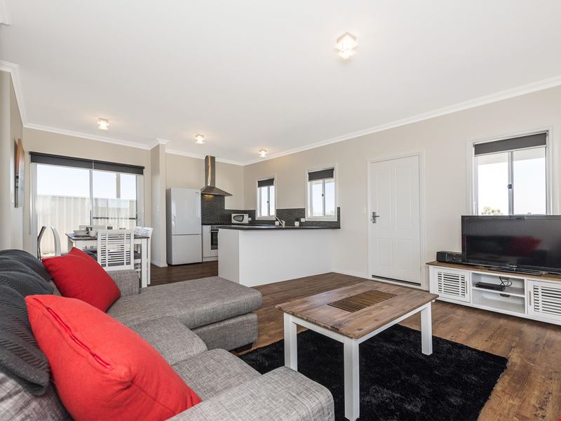 9 Davis Way, Lancelin WA 6044