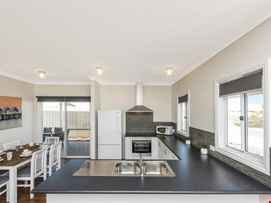 9 Davis Way, Lancelin WA 6044