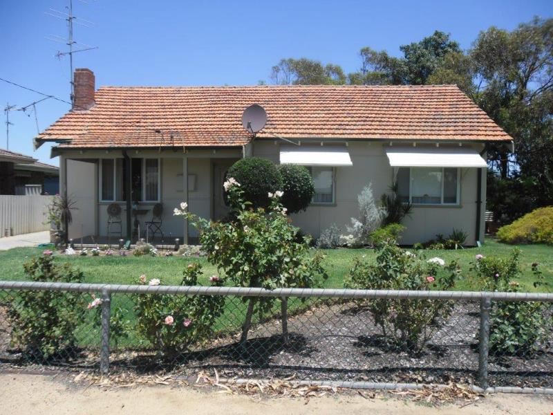 4 Robertson Street, Carnamah WA 6517