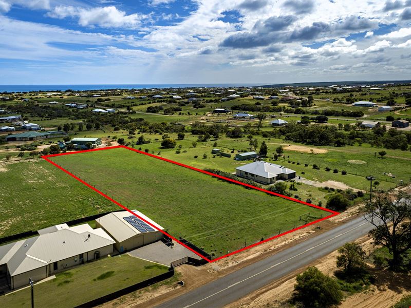 571 David Road, White Peak WA 6532