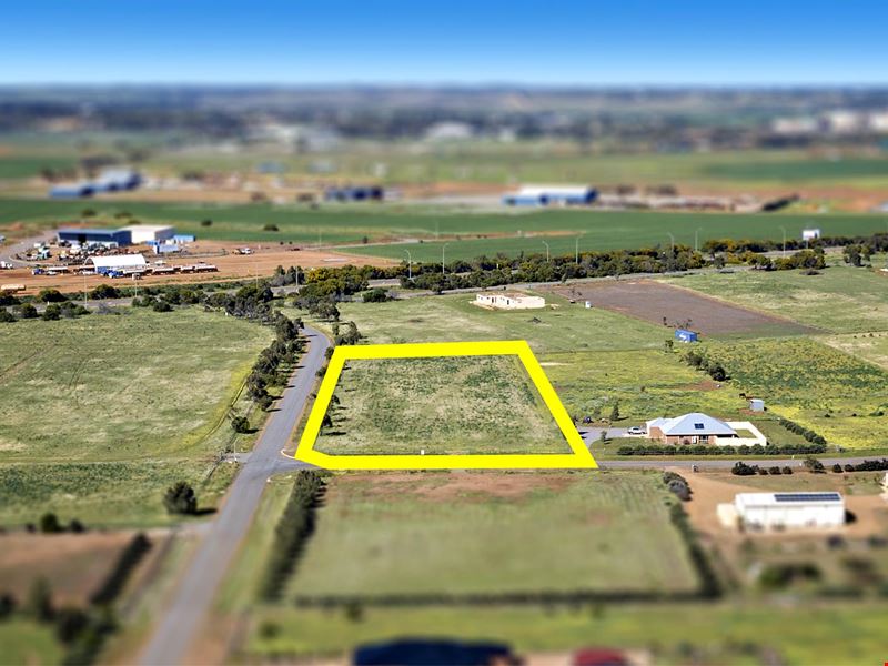 92 Sadler Way, Deepdale WA 6532