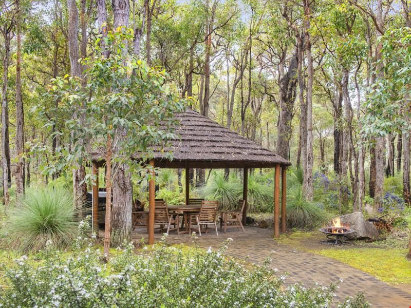 9 Woodland Drive, Burnside WA 6285