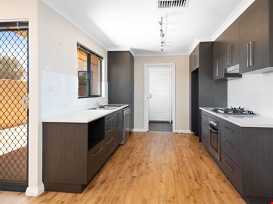 86 Aslett Drive, Karlkurla WA 6430