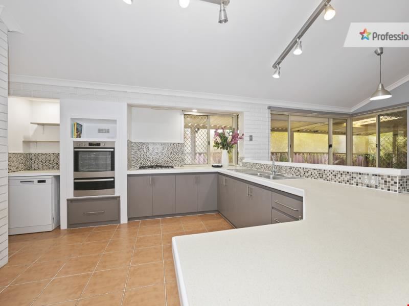 52 Avon Crescent, Viveash WA 6056