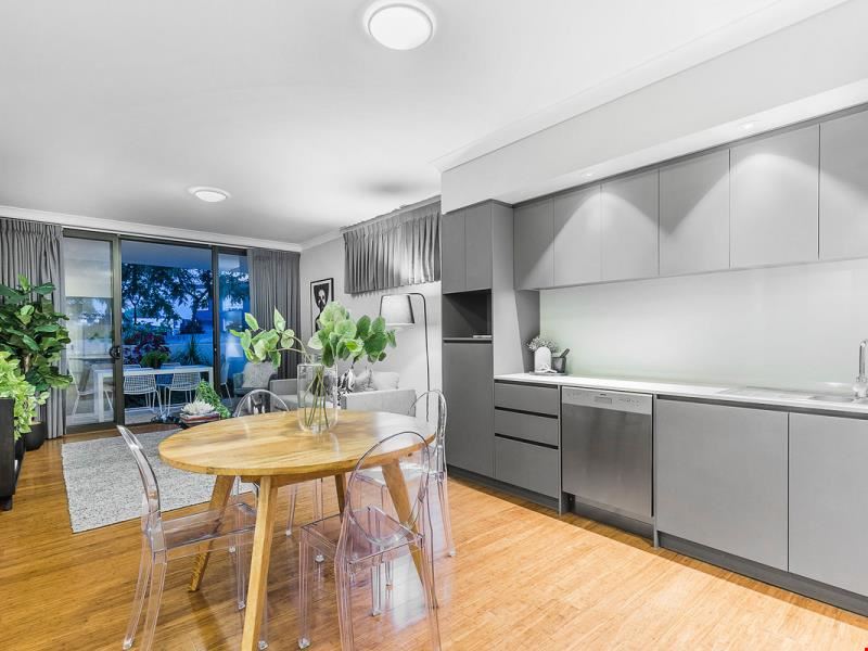 9/2 Burvill Drive, Floreat WA 6014