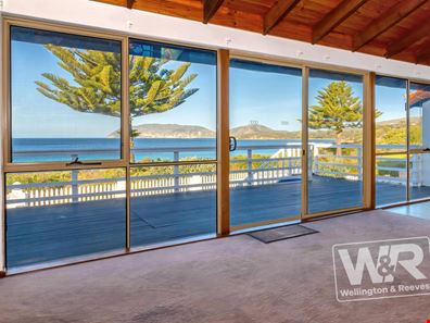24 La Perouse Crt, Goode Beach WA 6330