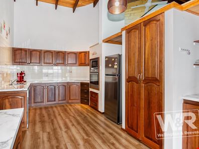 24 La Perouse Crt, Goode Beach WA 6330