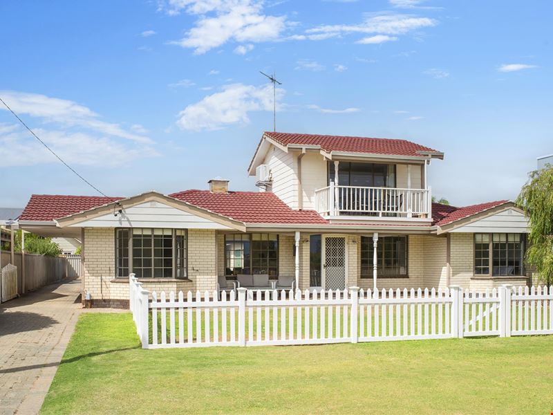 626 Geographe Bay Road, Broadwater WA 6280