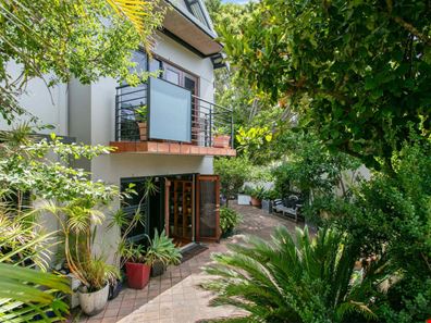 1/2 Quintilian Road, Mount Claremont WA 6010