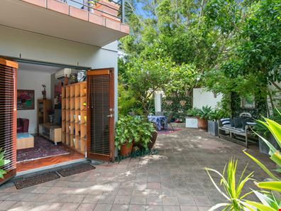 1/2 Quintilian Road, Mount Claremont WA 6010