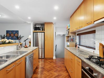 1/2 Quintilian Road, Mount Claremont WA 6010