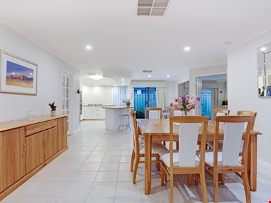 20 Dardanup Green, Gwelup WA 6018