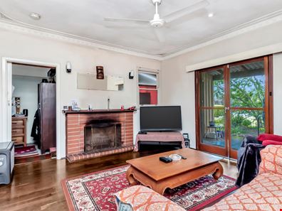 136 Banksia Terrace, South Yunderup WA 6208