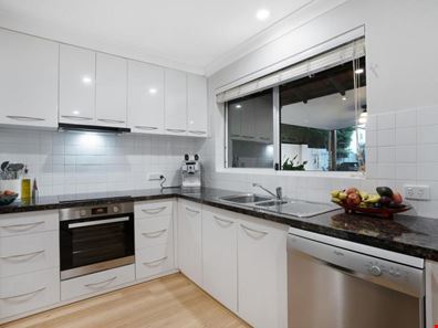 8/52 Matheson Road, Applecross WA 6153