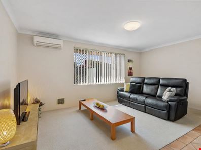 3/9 Pearl Road, Cloverdale WA 6105
