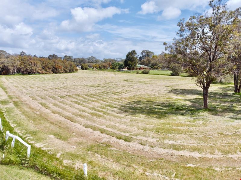 112 Red Road, Parklands WA 6180