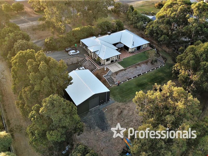 11 Craigie Drive, Roelands WA 6226