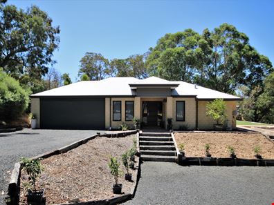 11 Craigie Drive, Roelands WA 6226