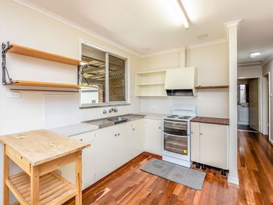 223 Fourth Street, Wonthella WA 6530