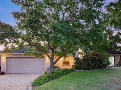 5 Hoyne View, Gwelup WA 6018