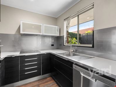 8/4 Petra Street, Palmyra WA 6157